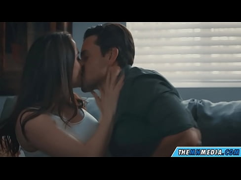 ❤️ 浪漫的性爱，有一个好的胸脯的妈妈 Porn video❤