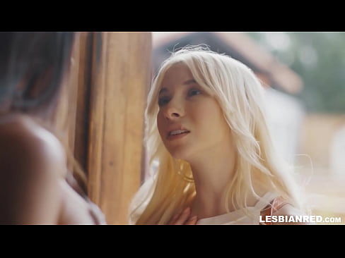 ❤️ 女孩几个月后回家，最后吃了她继母的阴部 Porn video❤