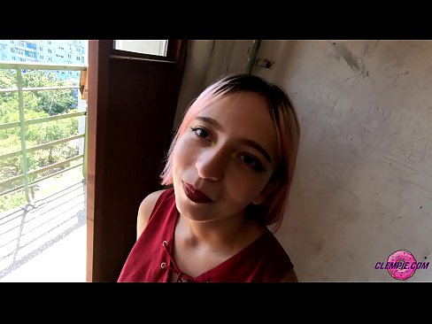 ❤️ 学生Sensual在内陆地区吸食陌生人--在他脸上射精 Porn video❤